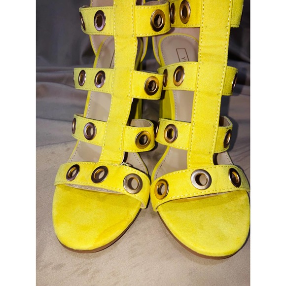 New Yoki Yellow Gladiator Block Heeled Suede Sandal Size 8 - Picture 2 of 9